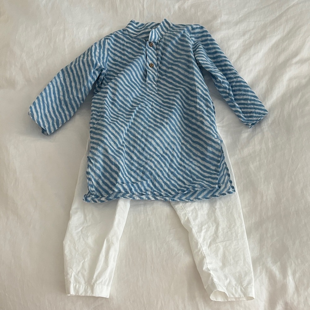 Leheriya Printed Mandarin Collar Kurta With White Pyjama